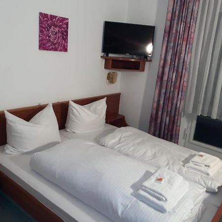 Hotel Hofgarten Бад Бухау Екстериор снимка