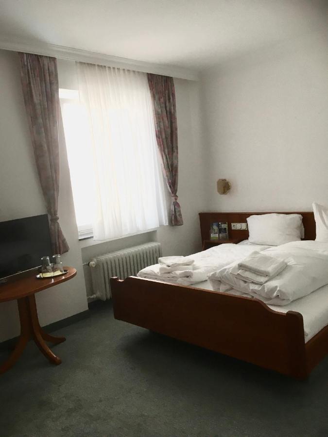 Hotel Hofgarten Бад Бухау Екстериор снимка