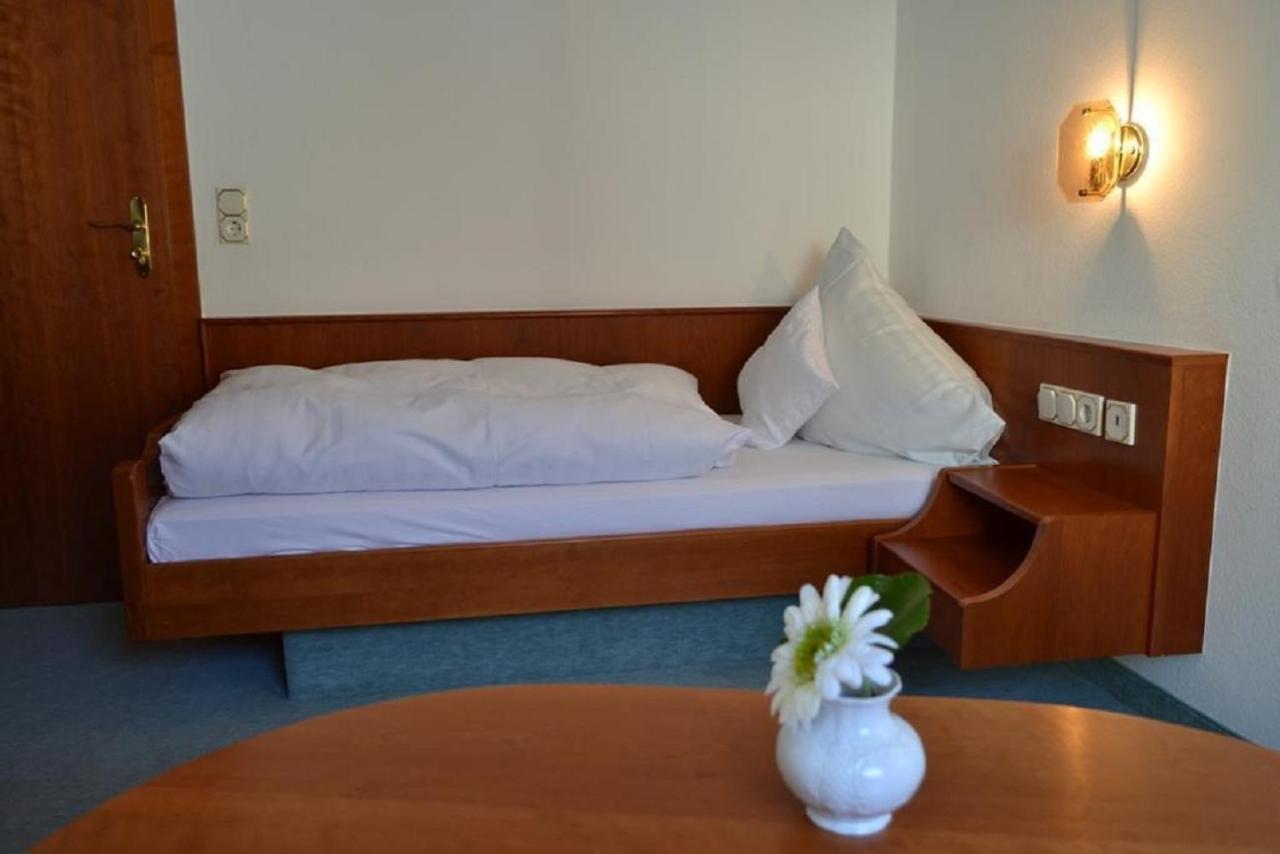 Hotel Hofgarten Бад Бухау Екстериор снимка