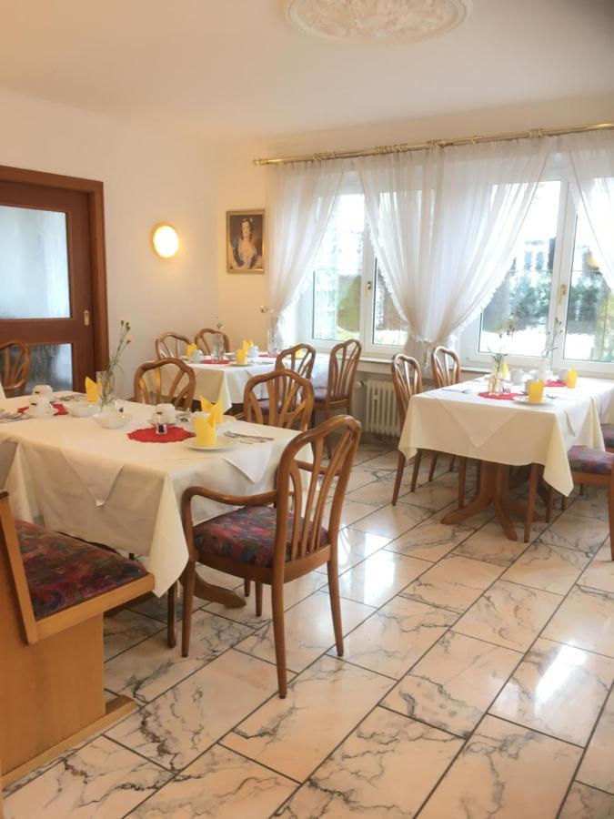 Hotel Hofgarten Бад Бухау Екстериор снимка